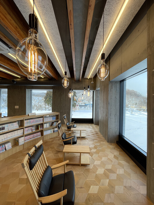 Ayuntamiento de Furubira CAN@YELL / TAISEI DESIGN Planificadores Arquitectos e Ingenieros - Fotos Interiores, Ventanas, Vigas