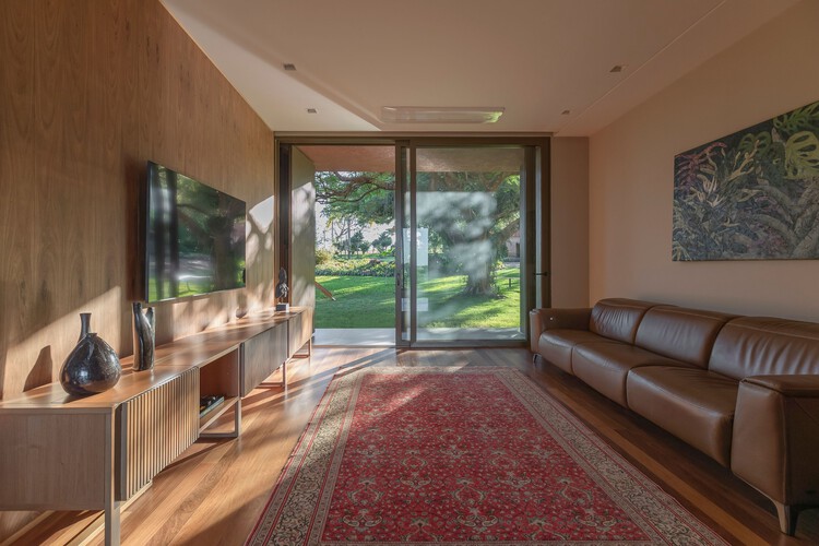 Casa Conquista / David Guerra Arquitetura e Interiores - Foto Interior, Salón