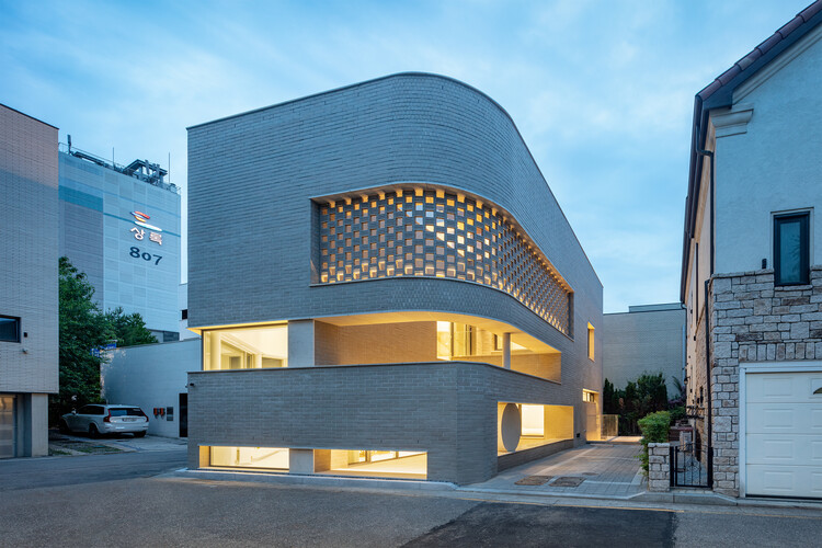 Pangyo Bi Patio House / June Architects - Foto exterior, fachada, ventanas