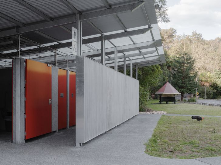 Servicios Bobbin Head de Aileen Sage Architects.