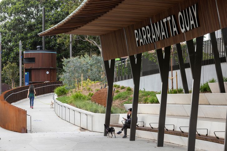 Plaza de Charles Street por Lahznimmo Architects con SMM.