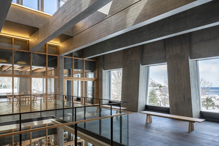 Ayuntamiento de Furubira CAN@YELL / TAISEI DESIGN Planificadores Arquitectos e Ingenieros - Fotos de Interiores, Ventanas, Vigas, Fachadas