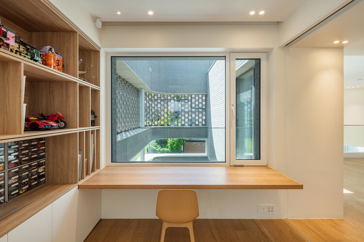 Casa Pangyo Two Courtyards / June Architects - Fotos de interiores, estantes, encimeras, ventanas