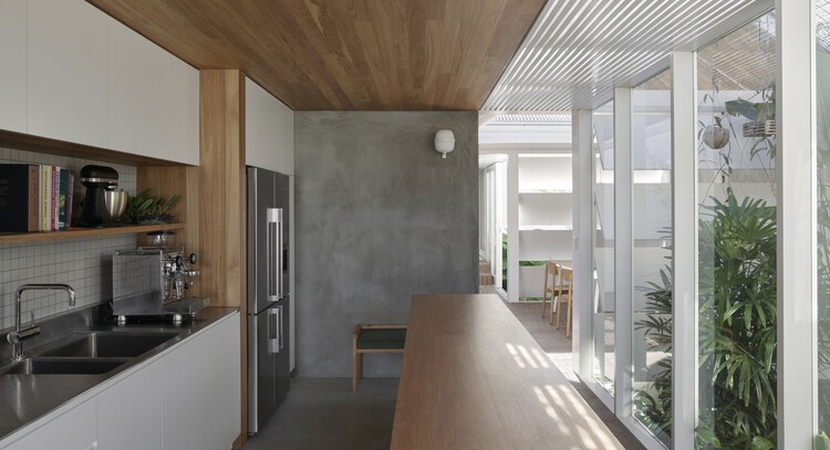 Casa Rayuela / JOHN ELLWAY.  ARQUITECTO - Fotografía de interiores, cocina, encimera, viga