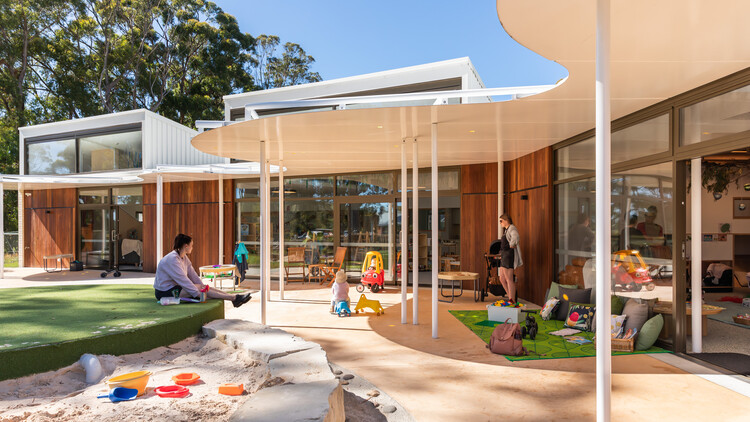 Centro de aprendizaje para niños y familias de Larapi / JAWS Architects - Foto exterior