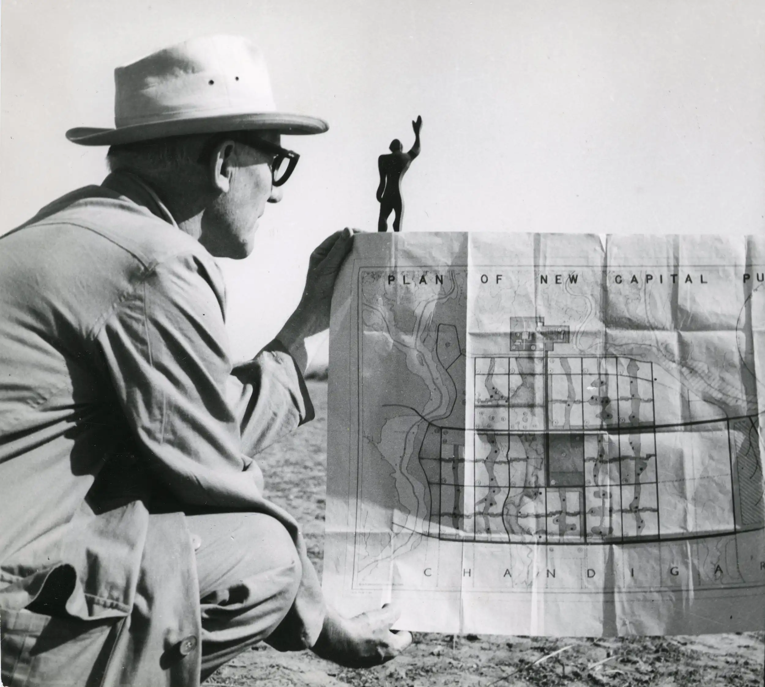 Le Corbusier en la India.