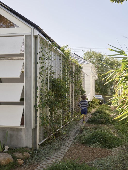 Casa Rayuela / JOHN ELLWAY.  ARQUITECTO - Fotografía de Exteriores, Fachada, Jardín