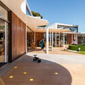 Centro de aprendizaje para niños y familias de Larapi / JAWS Architects - Foto exterior
