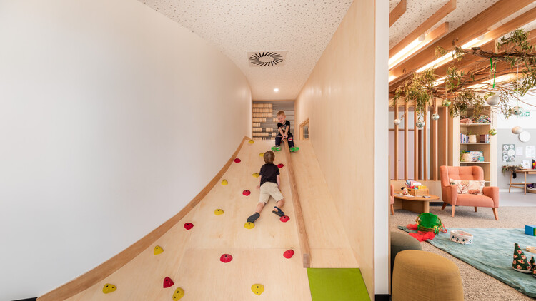 Centro de aprendizaje infantil y familiar de Larapi / JAWS Architects - Fotografía interior, dormitorio