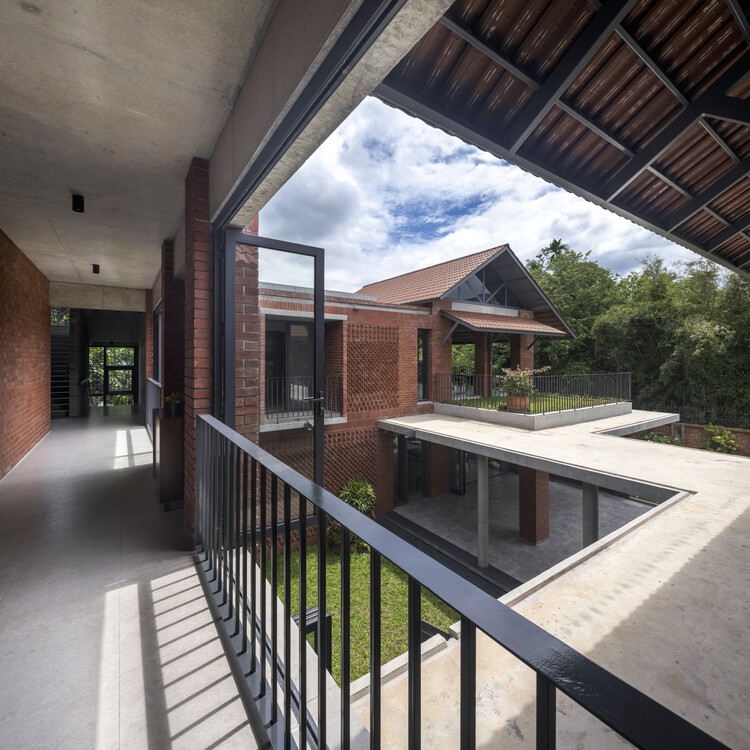 Residencia Maayer Anchol / INDESOL arquitectos + Neoformazio arquitectos - Fotografía de Interiores, Fachada, Ventanas
