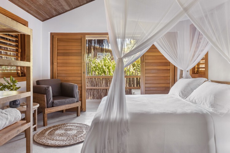 Pousada Hayô / Vivian Hunnicutt Architects & Associates - Fotos de interiores, dormitorios, ventanas, camas, sillas