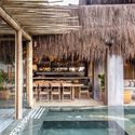 Pousada Hayô / Vivian Hunnicutt Architects & Associates - Fotos de interiores, cocina, silla, mesa
