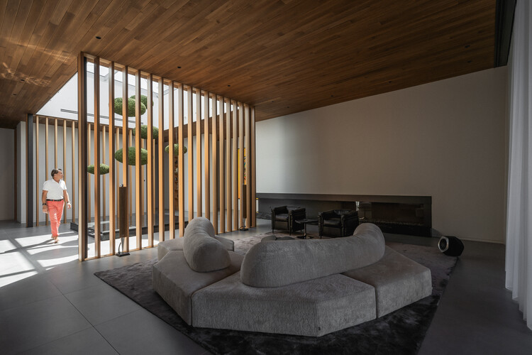 Residencia de pizarra / Blouin Beauchamp Architects - Fotografía interior, sala de estar, viga
