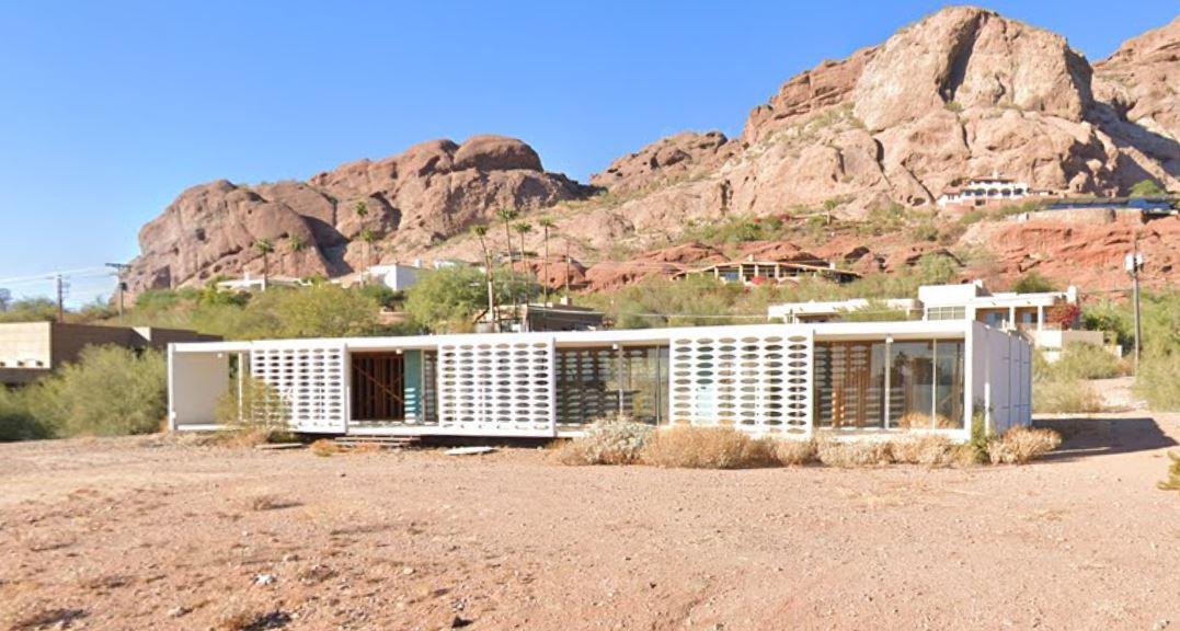 La casa conocida como las Puertas Blancas