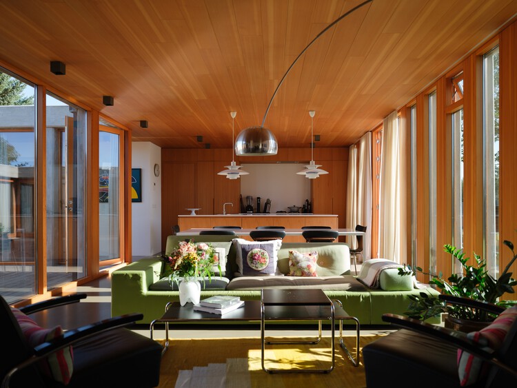 L22 House / Atrium Arkitektar - Fotografía interior, Mesa, Sofá