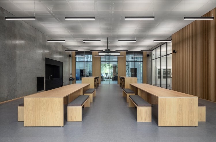 Centro de investigación B357 / Christensen & Co.  Arquitectos - Fotos de interiores, Cocina, Mesa, Silla