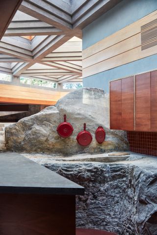 casa en la isla petra con cocina de piedra