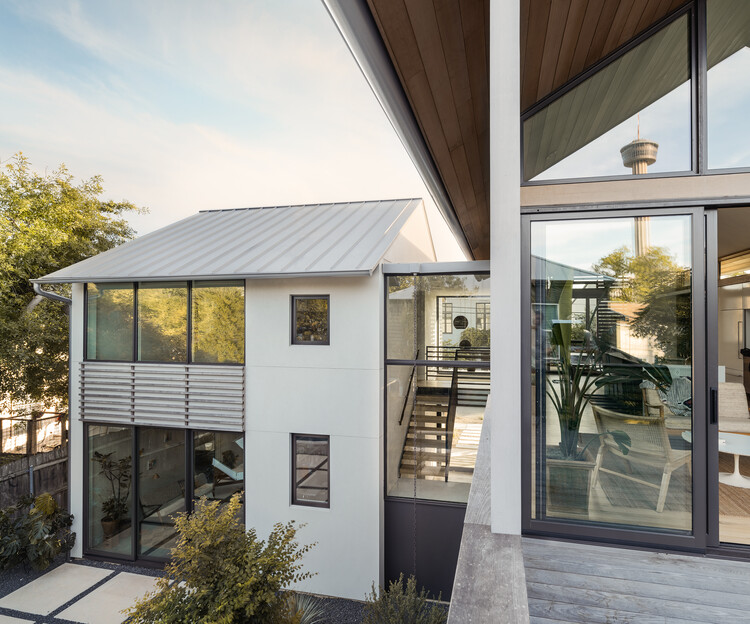 Casa Barrera / Cotton Estes Arquitecto - Foto Exterior, Ventanas, Fachada