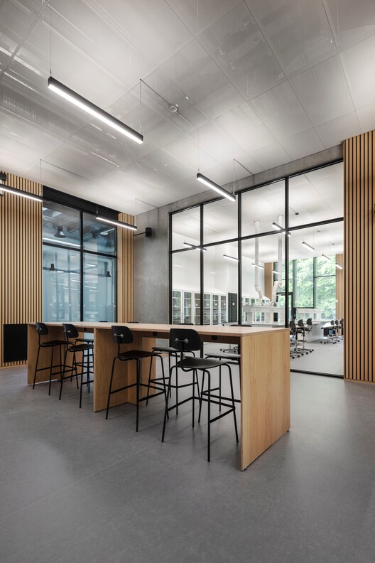 Centro de investigación B357 / Christensen & Co.  Arquitectos - Fotos de interiores, Cocina, Mesa, Silla