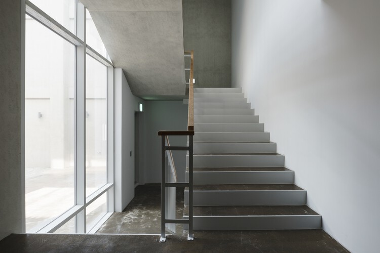 Iglesia Evergreen / Kode Architects - 29/11.  imagen
