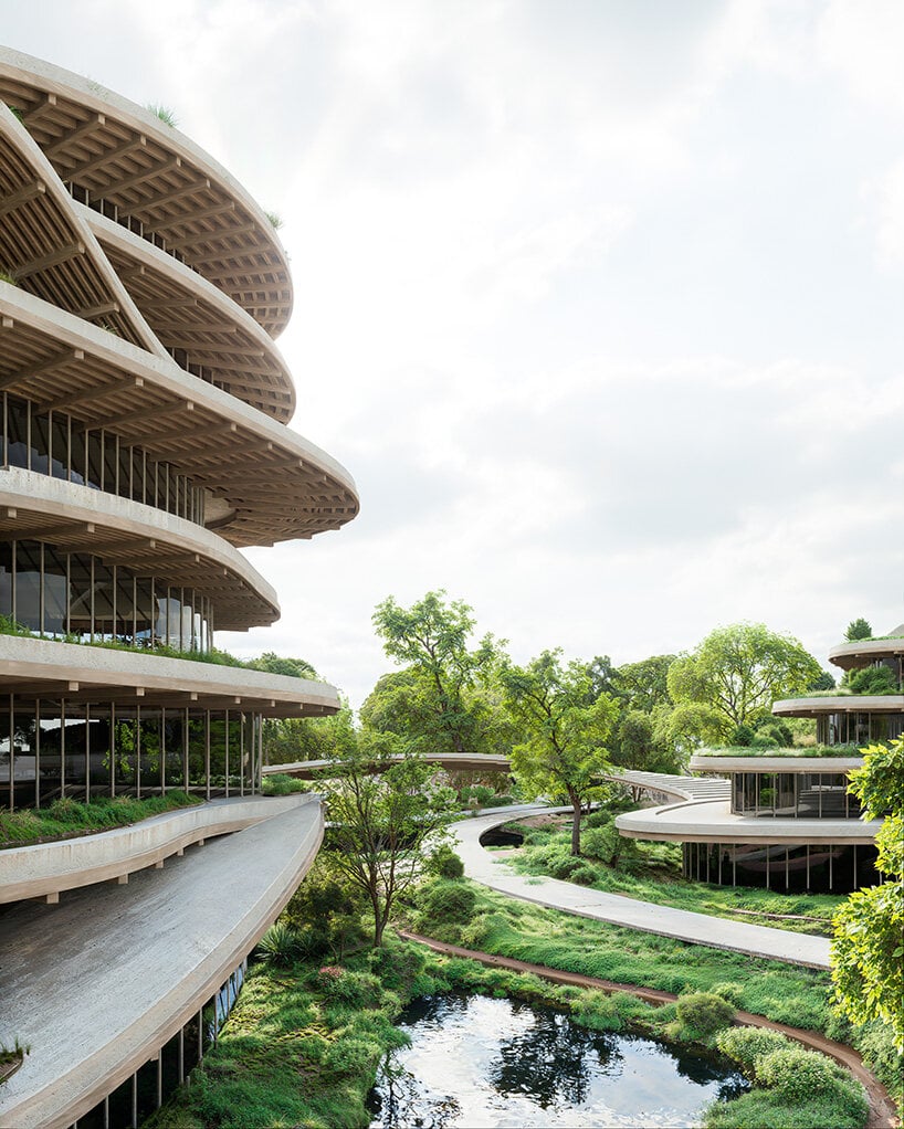 La ondulante 'residencia GS' planificada por el arquitecto Víctor Ortiz para el Brasil tropical