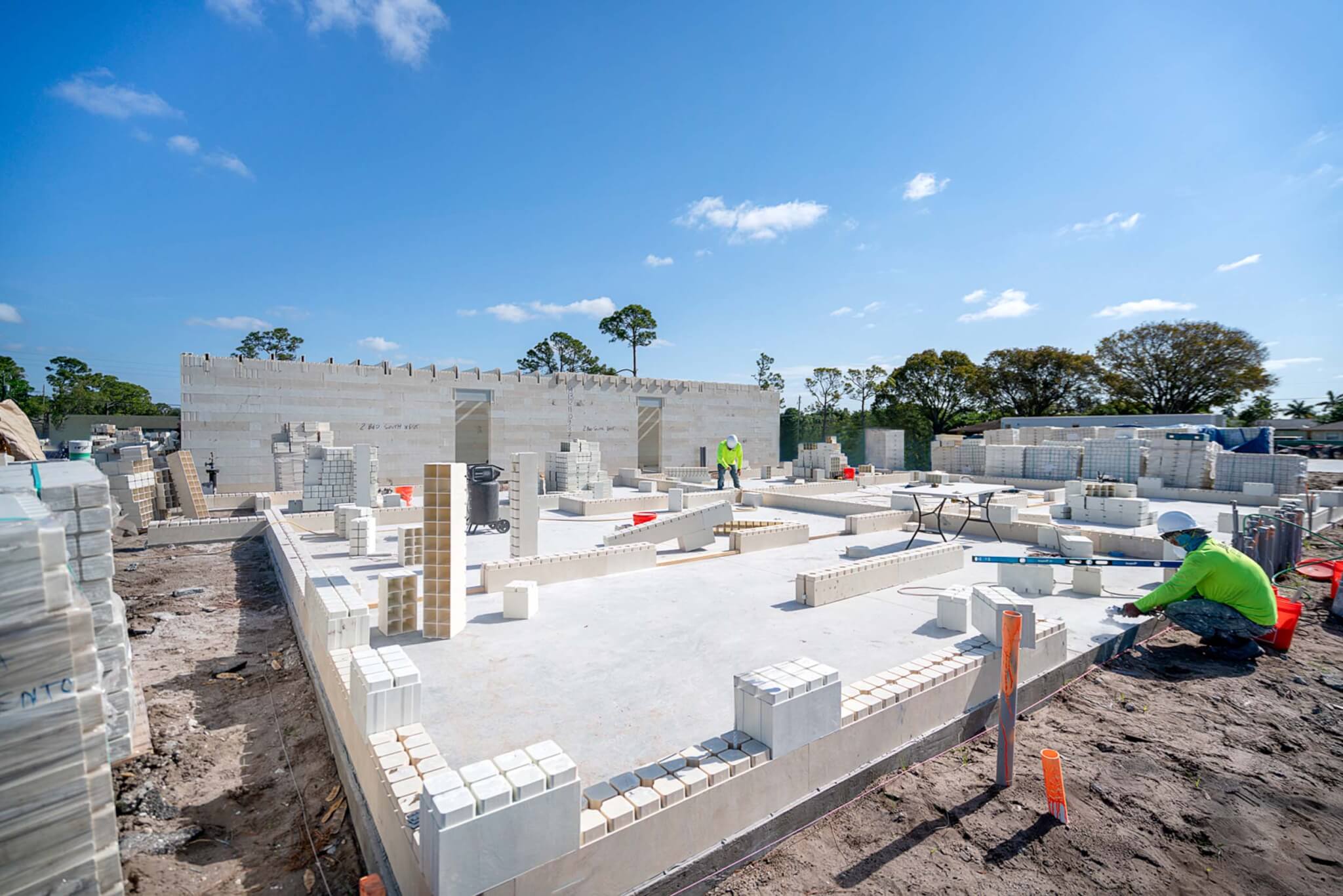 edificio en el proyecto de vivienda utilizando el sistema bloque por bloque