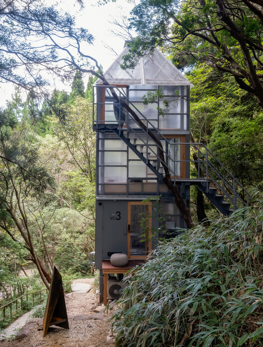 Piensa en el monte.  Cabañas / Osamu Morishita Architect & Associates - 29/11.  imagen