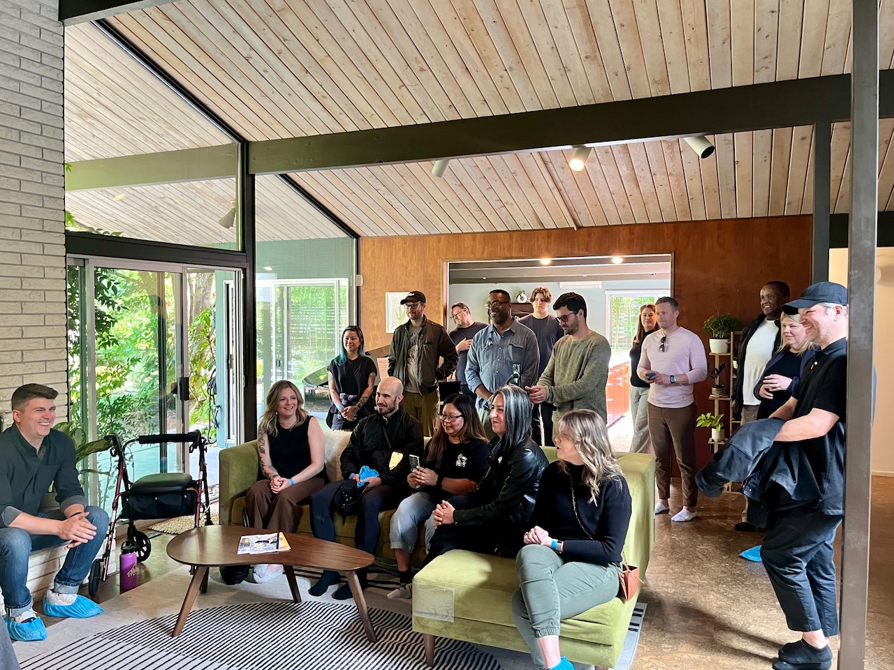 El sábado 1 de junio, Robert Rummer celebró su cumpleaños número 97 rodeado de fanáticos dentro de la casa que construyó en el suroeste de Portland para su familia y compartió la noticia: están siendo reconstruidas.