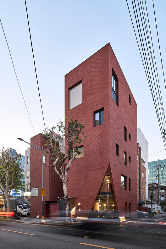 Samseon-dong Mix-use / a round arquitectos - Foto exterior, ventanas, fachada