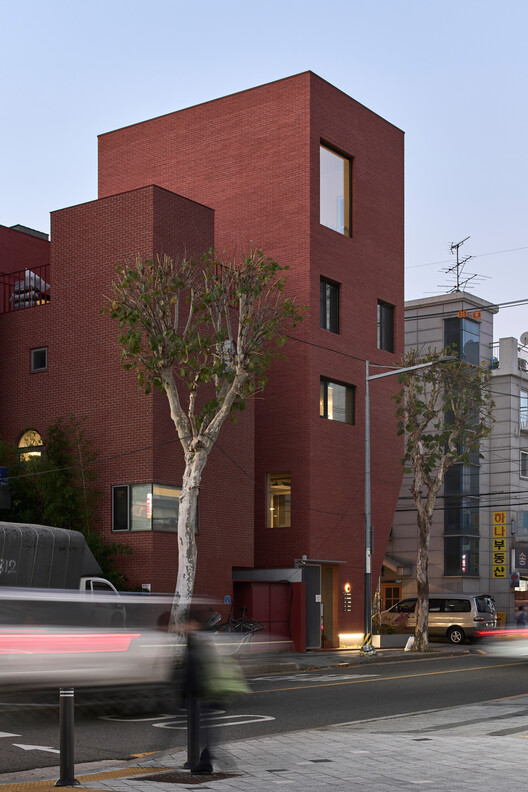 Samseon-dong Mix-use / a round arquitectos - Foto exterior, ventanas, fachada