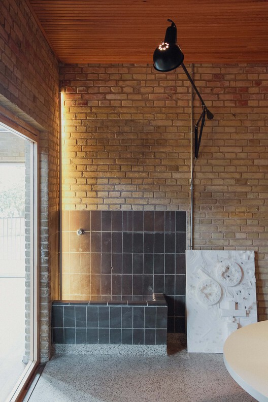 Paradiset Studio / LOOP Architects - Fotografía de interiores, baños, ladrillos, ventanas, vigas