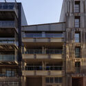 Houtra Apartments / Workshop Architects + Marcel Lok Architect - Foto al aire libre, concreto, balcón