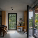 Apartamentos Houts / Taller Arquitecto + Arquitecto de Marcel Lok - Fotografía interior, comedor, madera, vidrio, silla