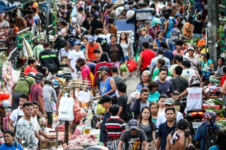 La economía filipina crece 5.5% para enfriar 2025 entre la inflación