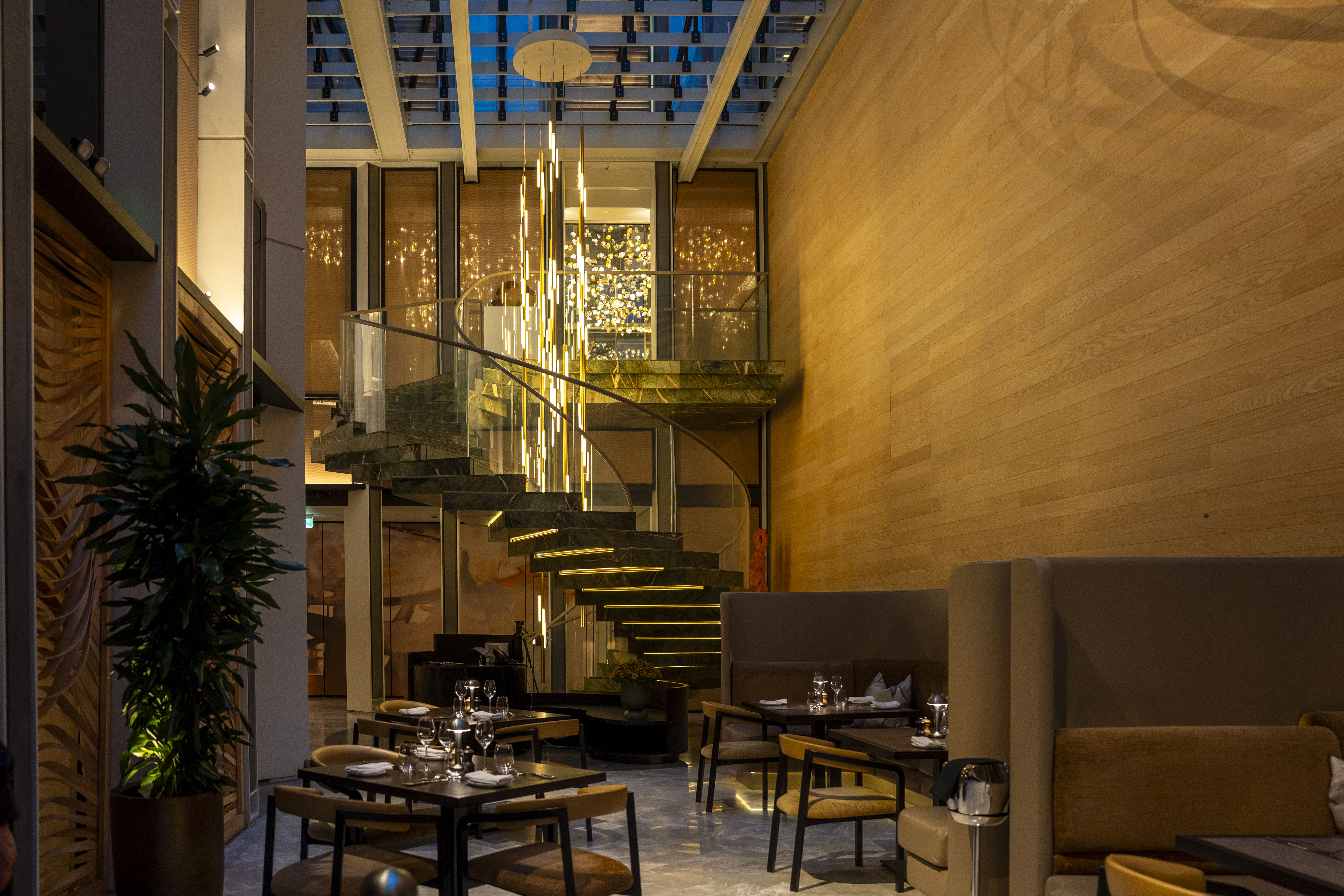 Instalación de luces Lee Broom en Mandarin Oriental Mayfair
