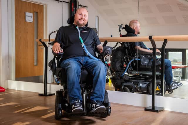 Matt Hampson fotografiado en el Get Busy Living Center en Burrough-on-the-Hill Copyright Mike Sewell Fundación Matt Hampson - Fotografía del sitio web del Get Busy Living Center. (para Abbie Wells)