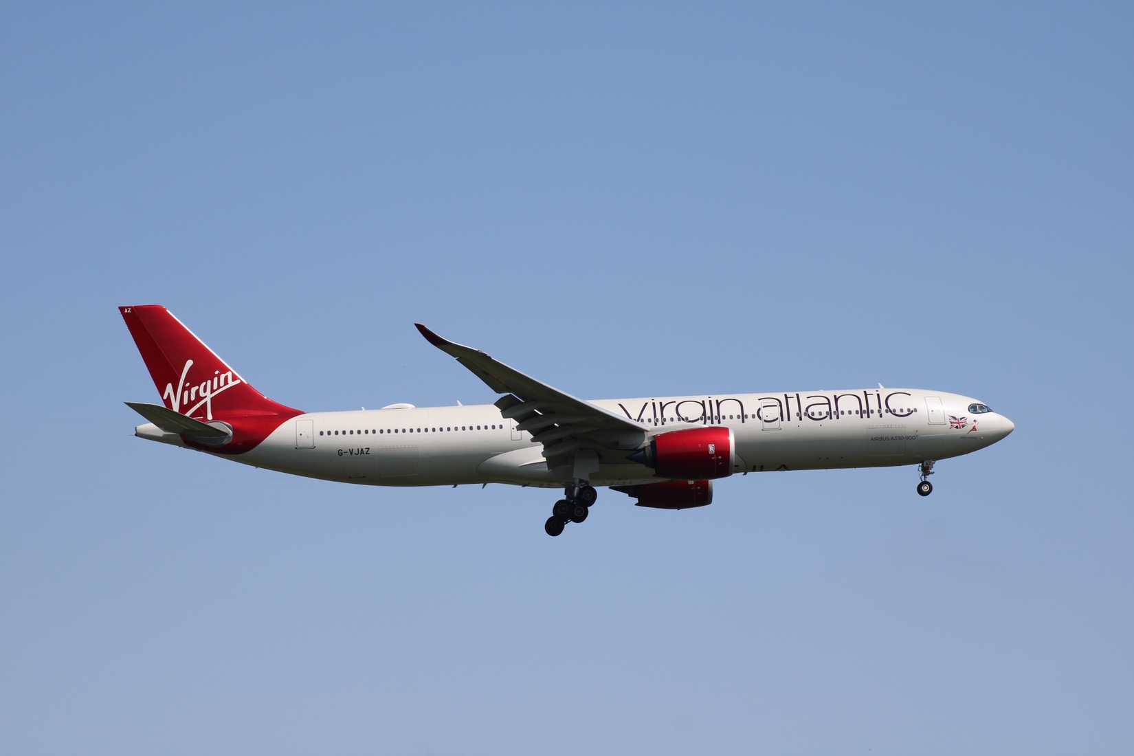 Virgin Atlantic A330-900 aterrizando en JFK Shutterstock_2469357059