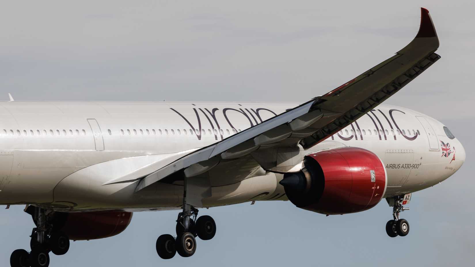 Virgin Atlantic A330neo aterrizando en el aeropuerto Heathrow de Londres LHR 