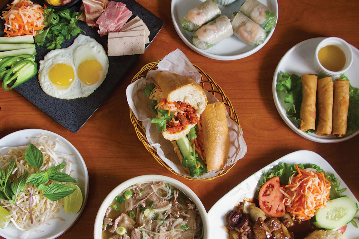 Platos de Lee's Bakery